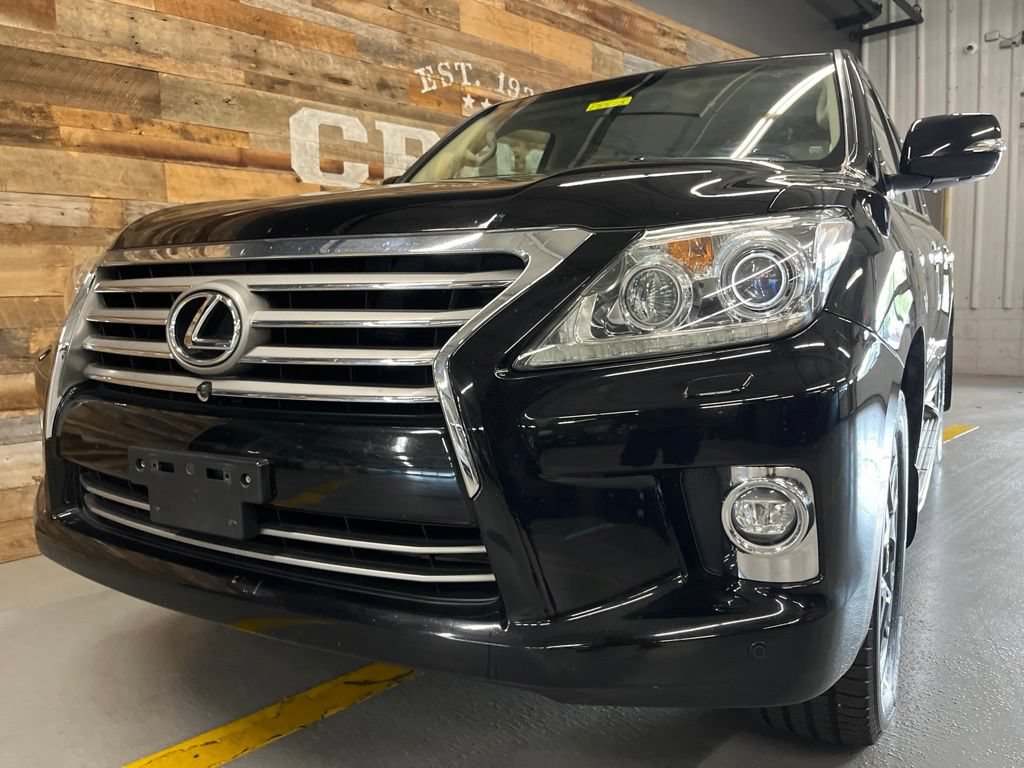 Used 2014 Lexus LX 570 4WD w/ Luxury Package image 13