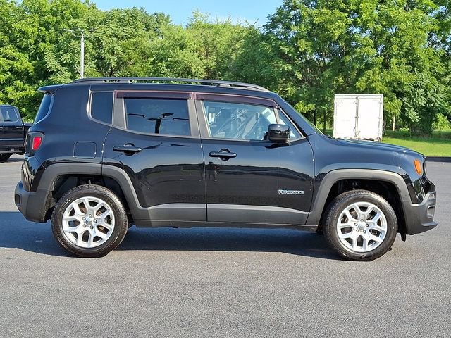 Used 2017 Jeep Renegade Latitude w/ Cold Weather Group AWD/4WD image 10