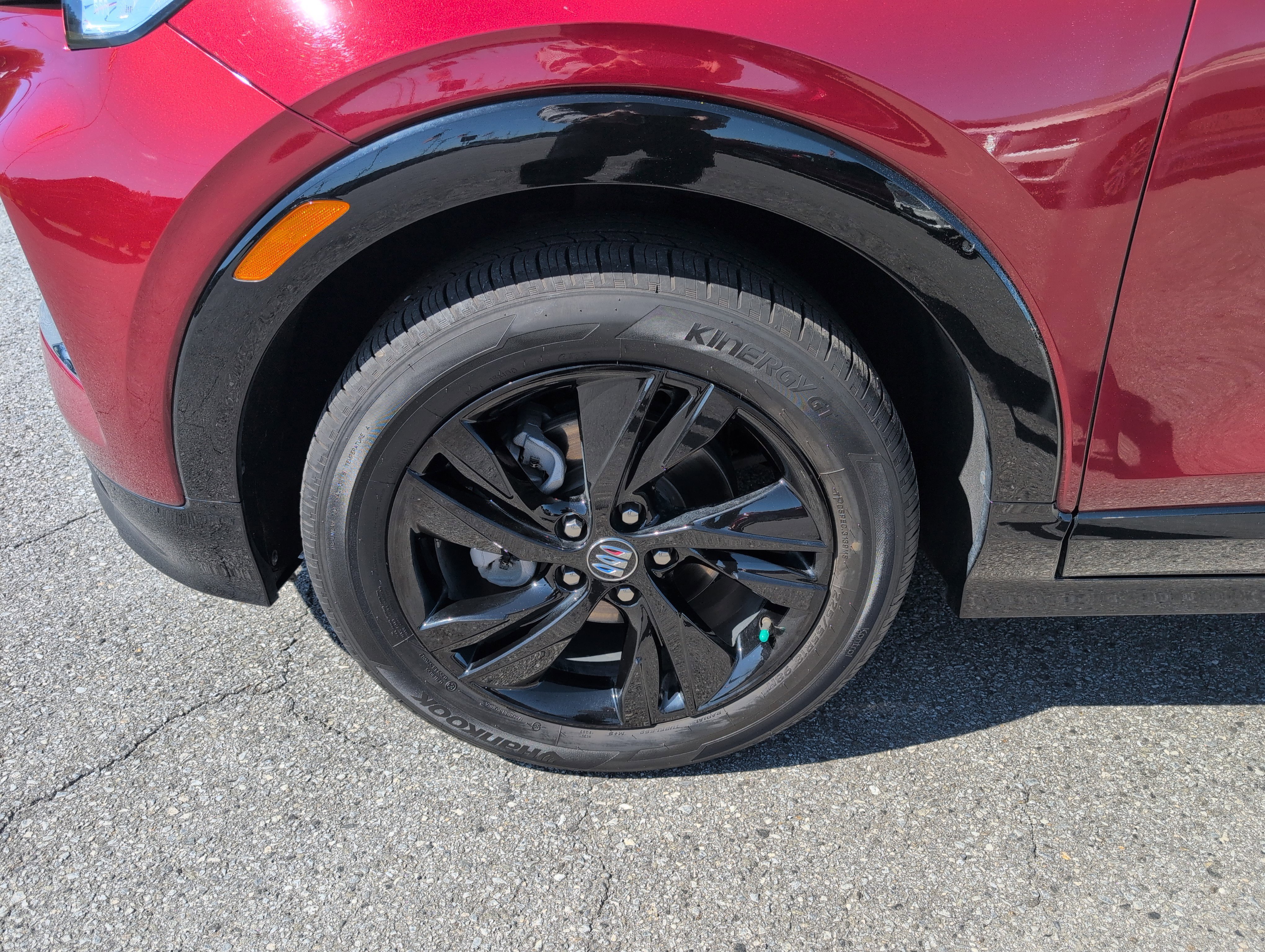 Used 2024 Buick Encore GX Sport Touring image 2