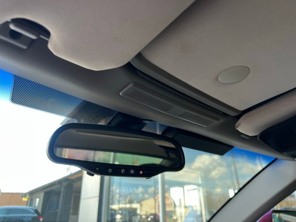 Used 2005 Cadillac XLR Base image 44