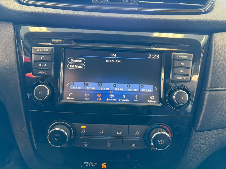 Used 2018 Nissan Rogue S image 44