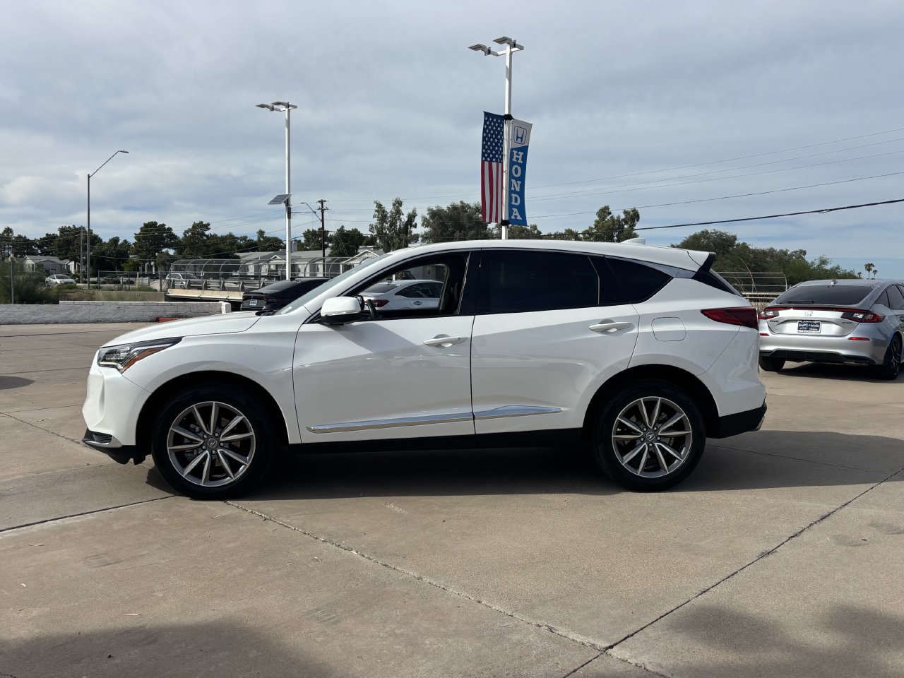 Used 2024 Acura RDX w/ Technology Package AWD/4WD image 2