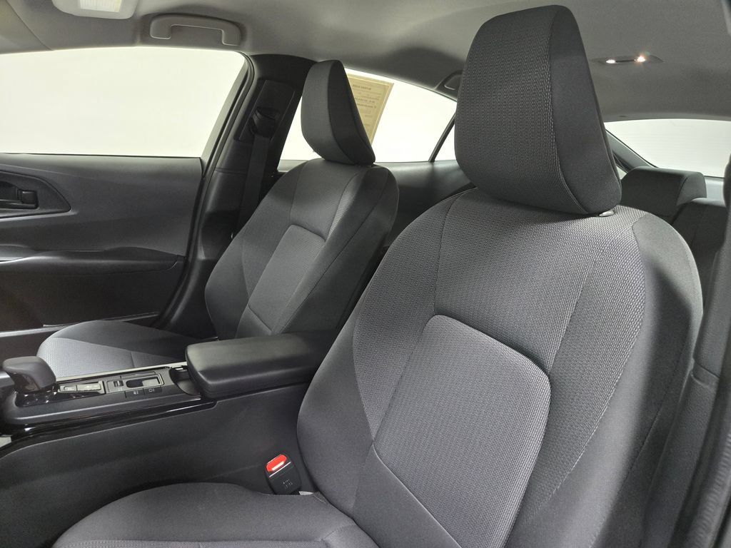 Used 2024 Toyota Prius LE AWD/4WD image 10