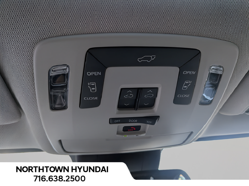 Used 2026 Toyota Sienna XLE FWD image 23