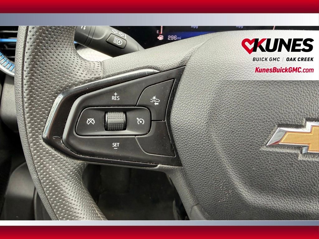 Used 2025 Chevrolet Trax LT FWD image 15