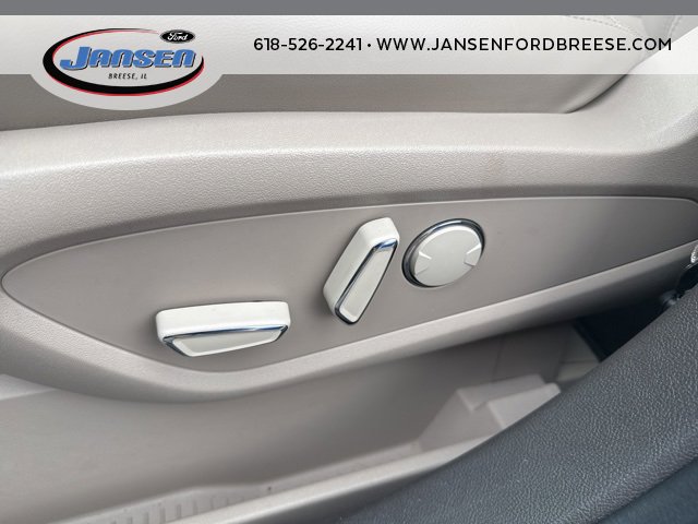 Used 2022 Lincoln Nautilus Reserve w/ Equipment Group 201A image 9