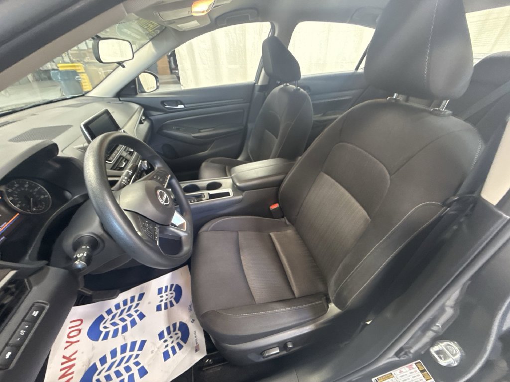Used 2025 Nissan Altima 2.5 SV FWD image 26