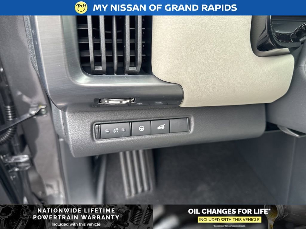 New 2026 Nissan Pathfinder SL image 16