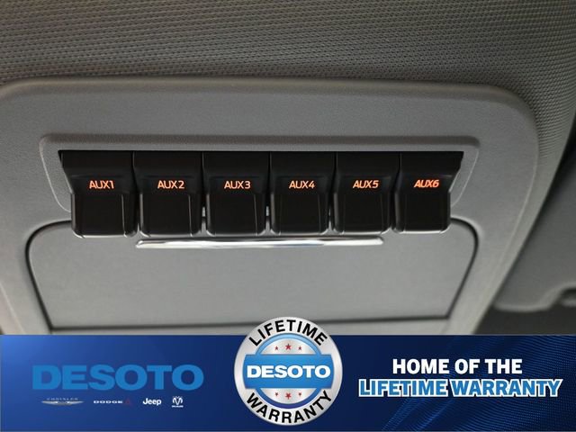 New 2026 Ford F250 Lariat w/ Black Appearance Package image 30