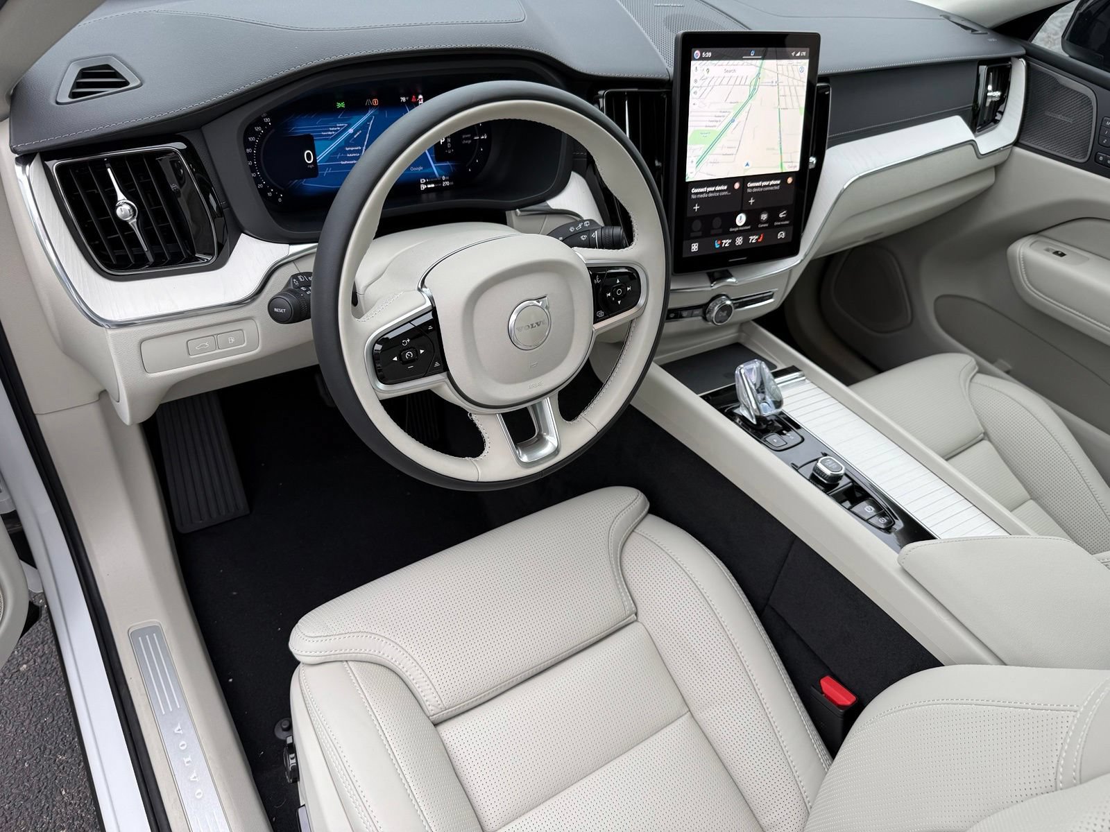 New 2026 Volvo XC60 T8 Ultra w/ Protection Package Premier AWD/4WD image 13