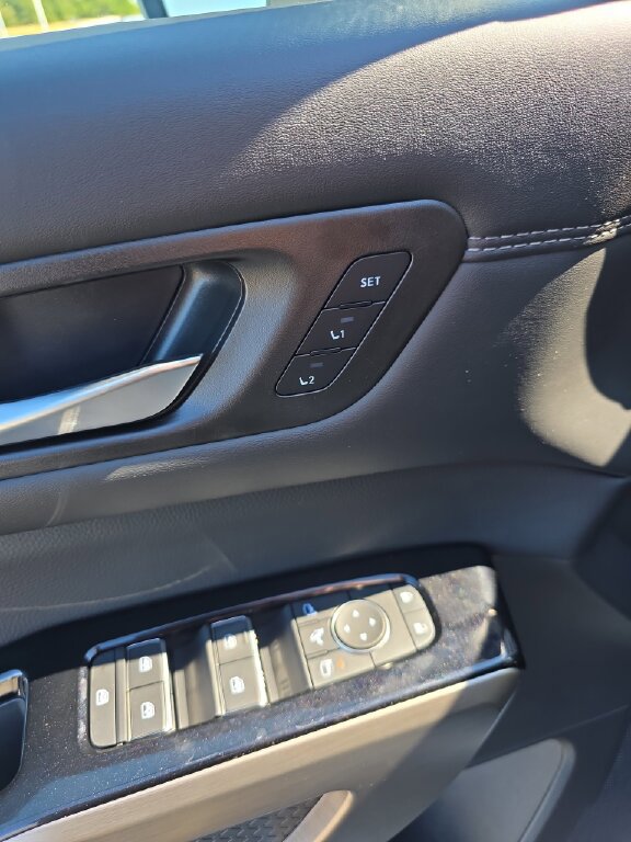 New 2025 Nissan Pathfinder Platinum image 8