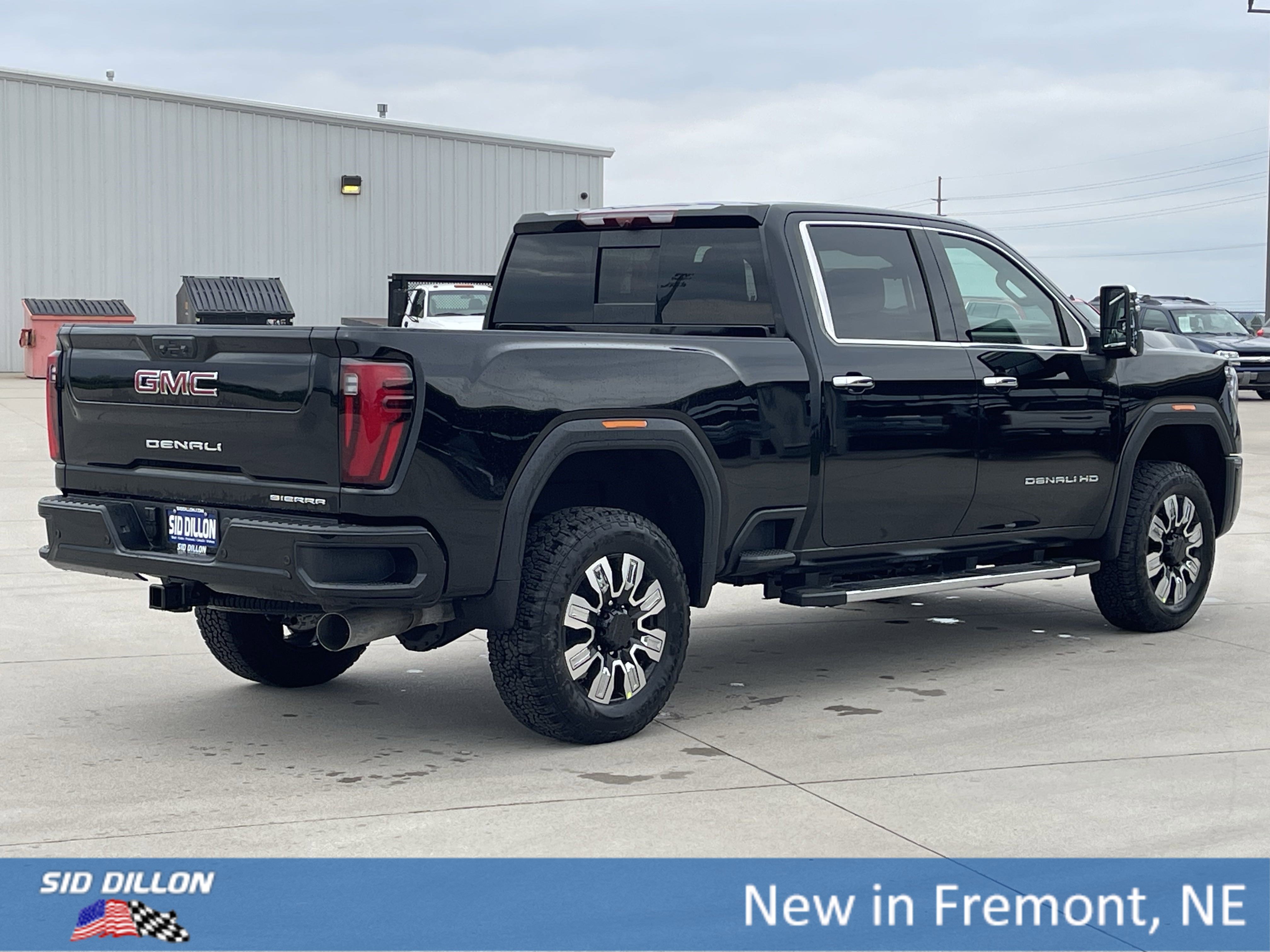 New 2025 GMC Sierra 2500 Denali w/ Denali Reserve Package image 16