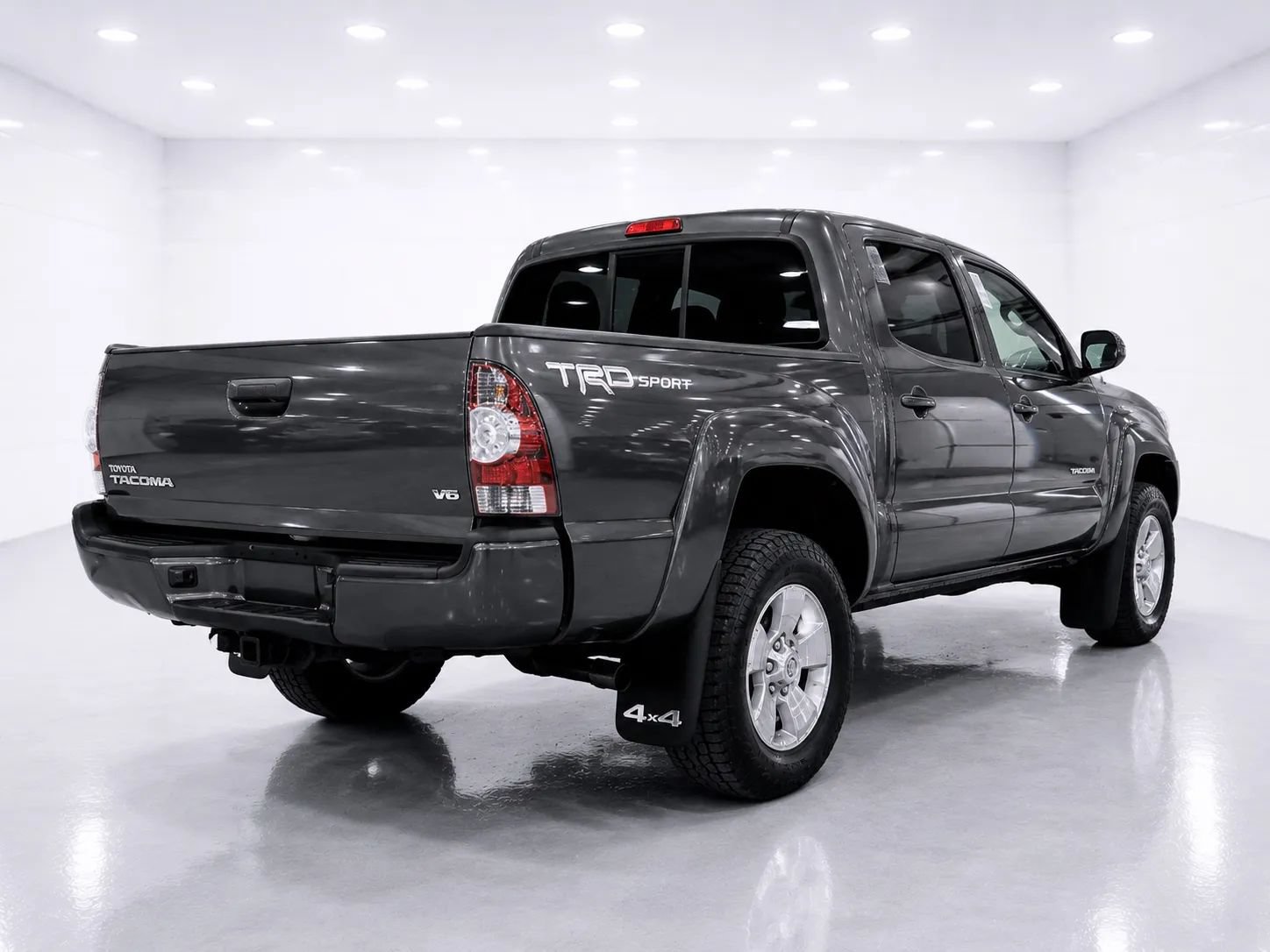 Used 2015 Toyota Tacoma 4x4 Double Cab w/ TRD Sport Package image 5