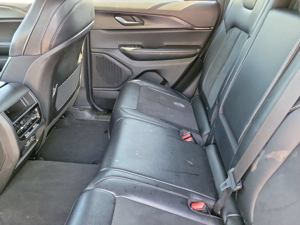 Used 2024 Jeep Grand Cherokee Altitude AWD/4WD image 13