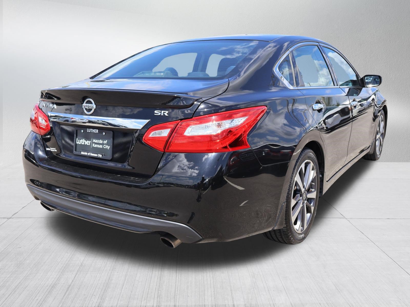Used 2016 Nissan Altima 2.5 SR FWD image 7