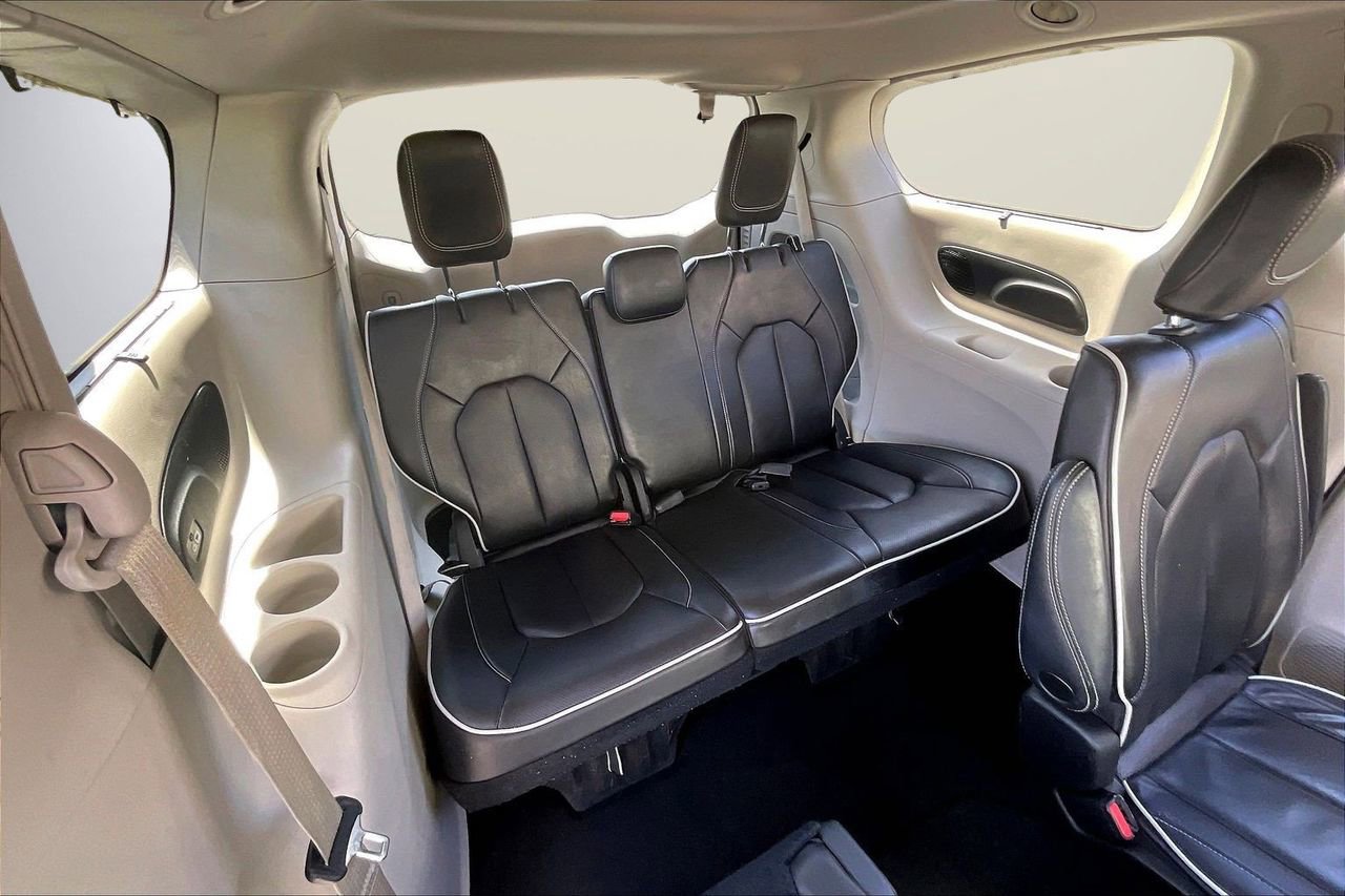 Used 2023 Chrysler Pacifica Limited image 27