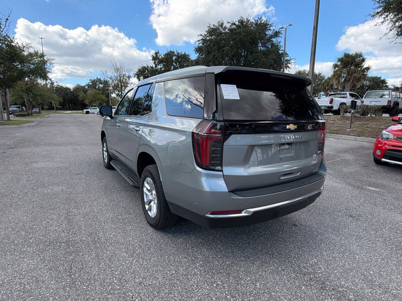 Used 2025 Chevrolet Tahoe LT AWD/4WD image 3