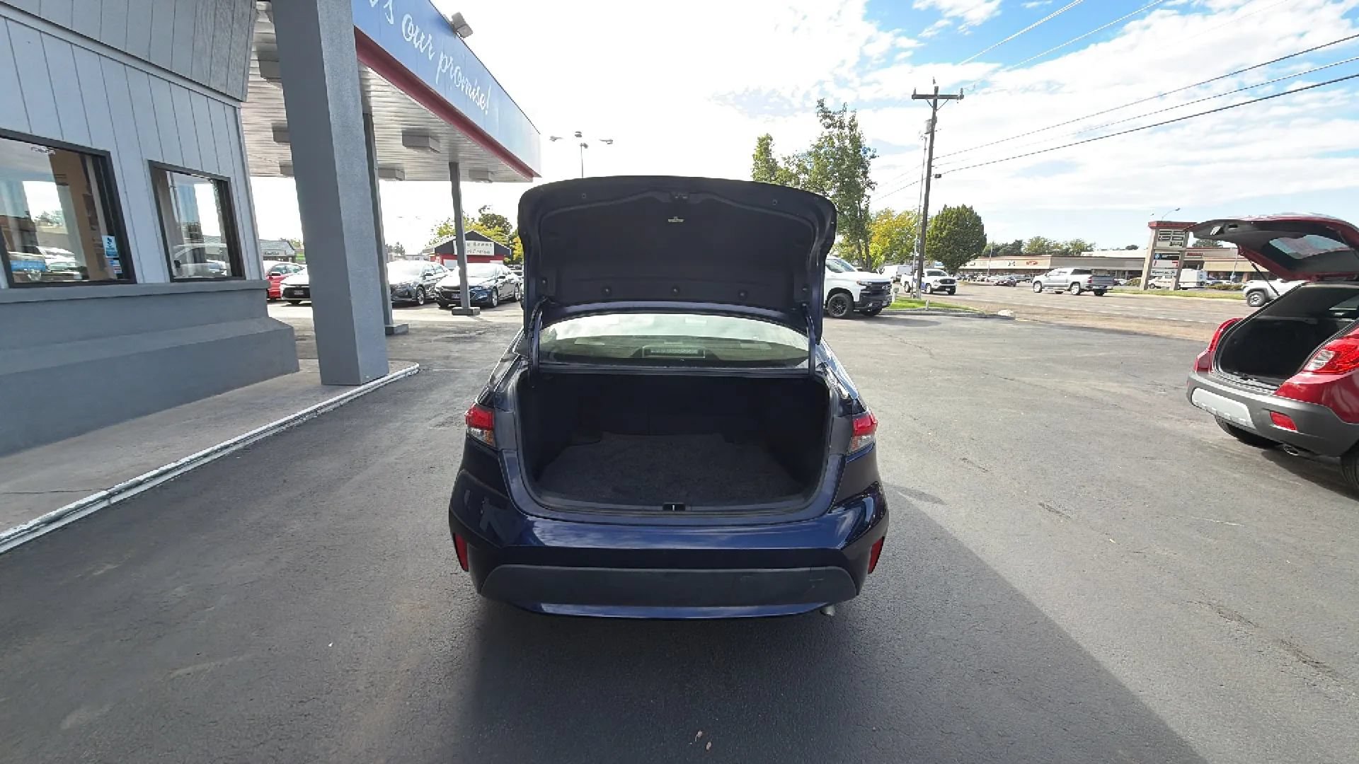 Used 2021 Toyota Corolla XLE w/ Carpet Mat Package (TMS) FWD image 18