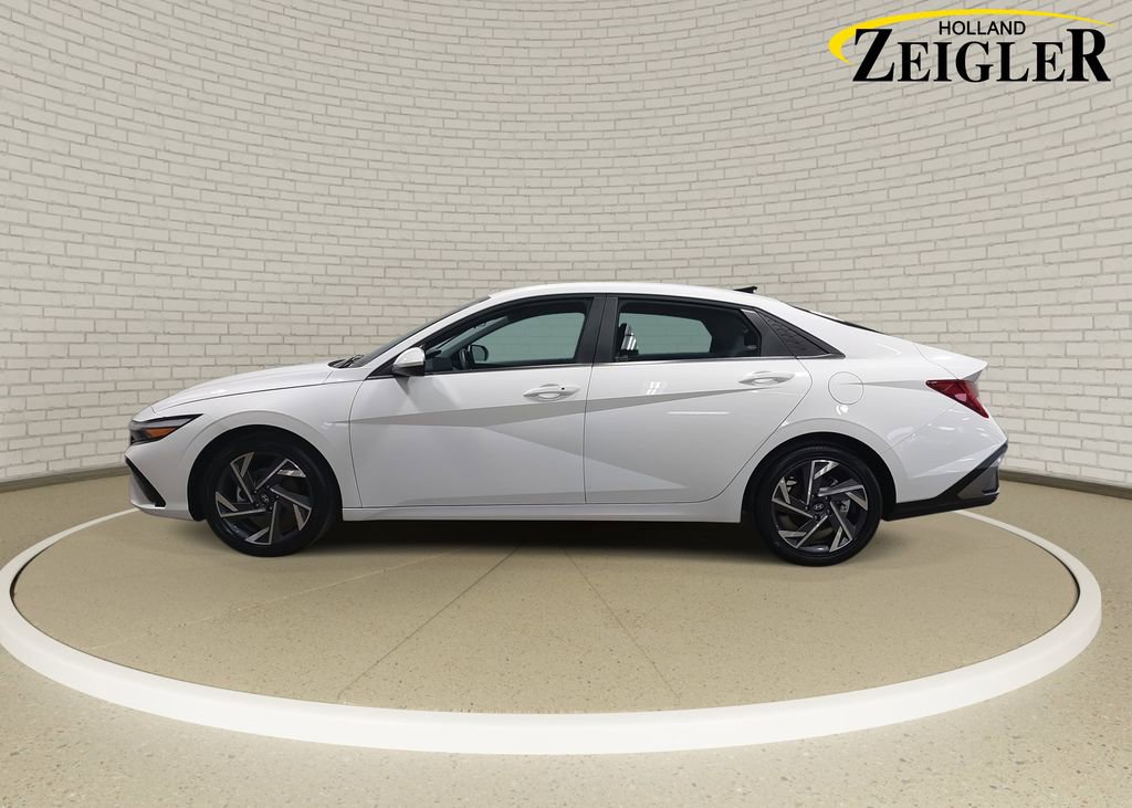 Certified 2025 Hyundai Elantra SEL image 8
