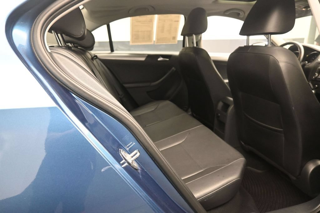 Used 2015 Volkswagen Jetta SE FWD image 24