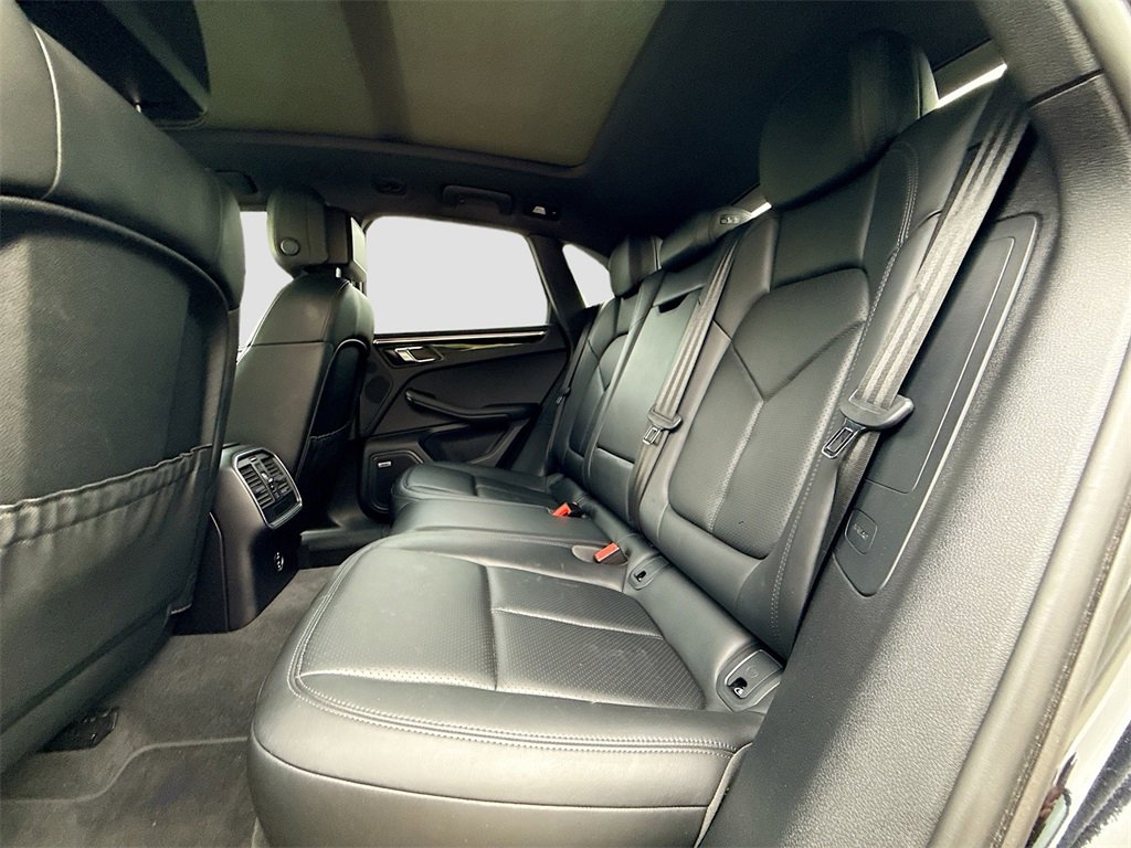 Used 2021 Porsche Macan S image 27