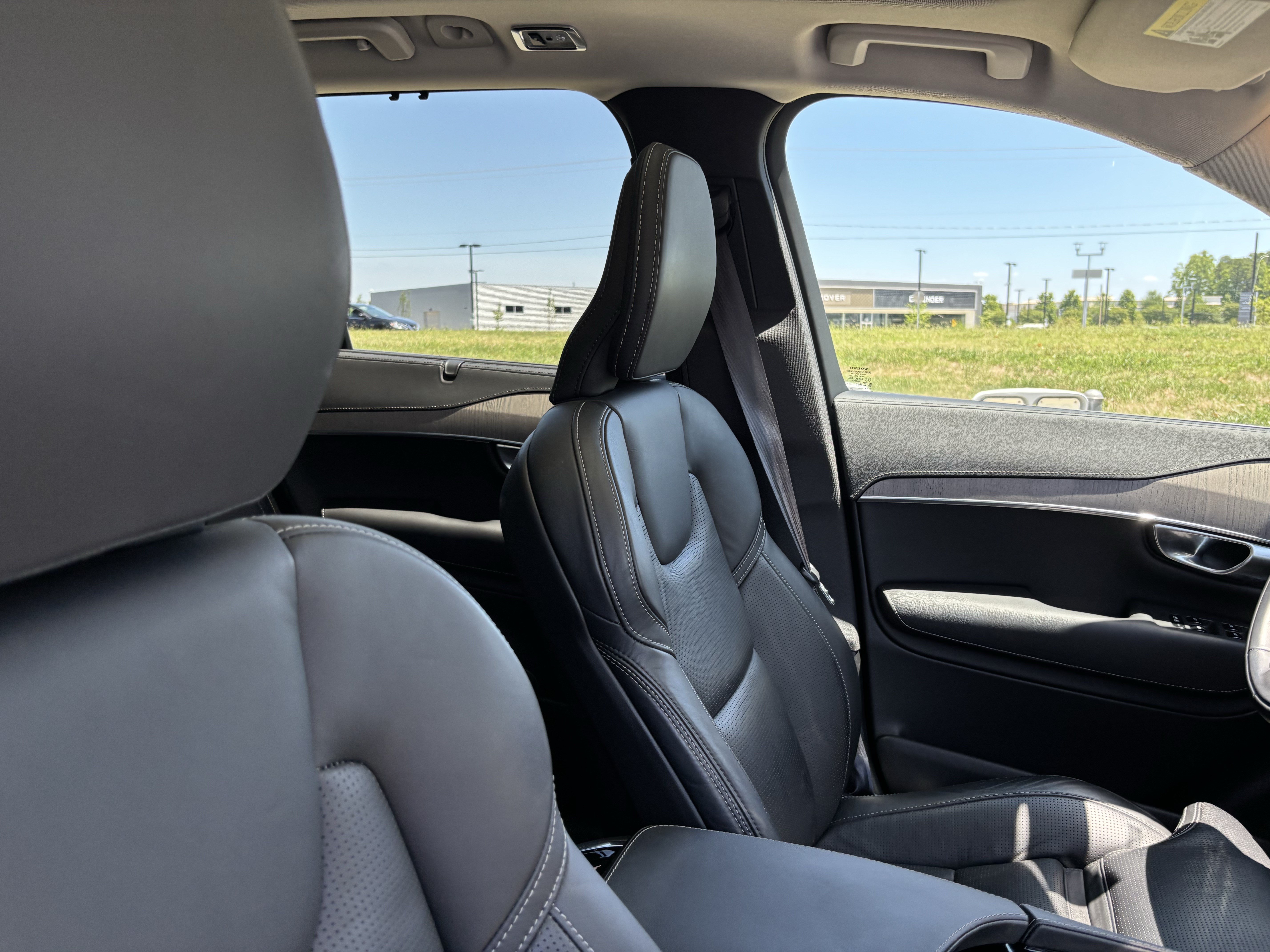 Used 2022 Volvo XC90 T8 Inscription w/ Advanced Package AWD/4WD image 32