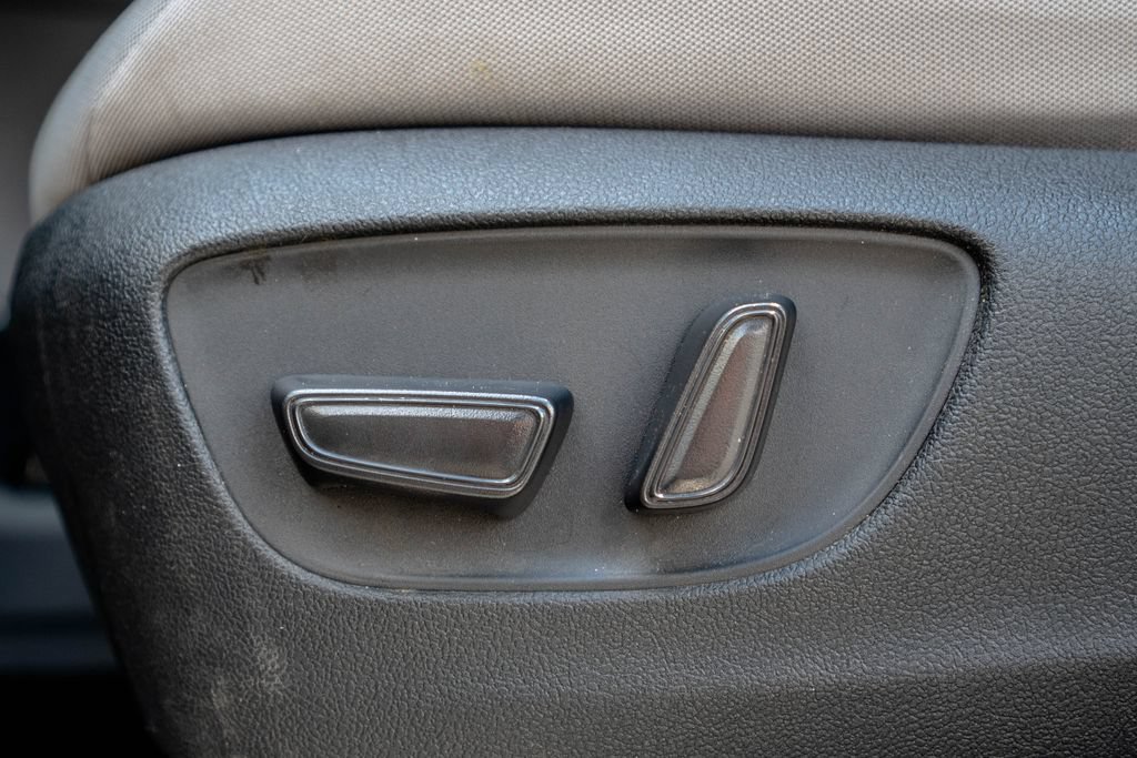 Used 2024 Toyota Sienna LE w/ LE Plus Package AWD/4WD image 21