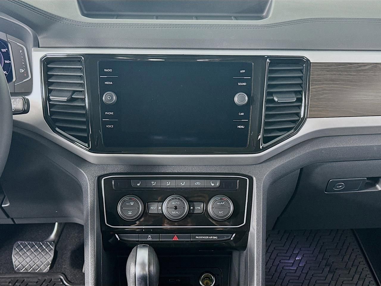 Used 2022 Volkswagen Atlas SE w/ Black Wheel Package image 37