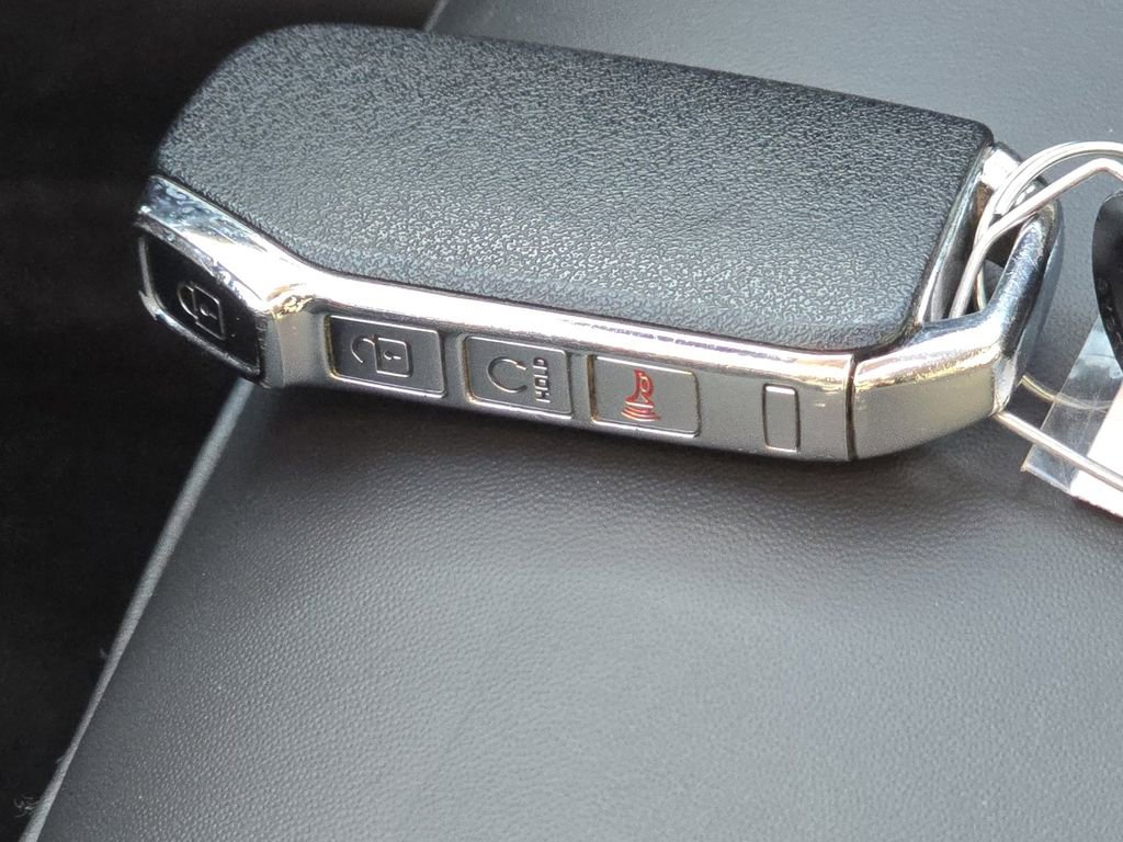 Used 2023 Kia Niro EX Touring image 33