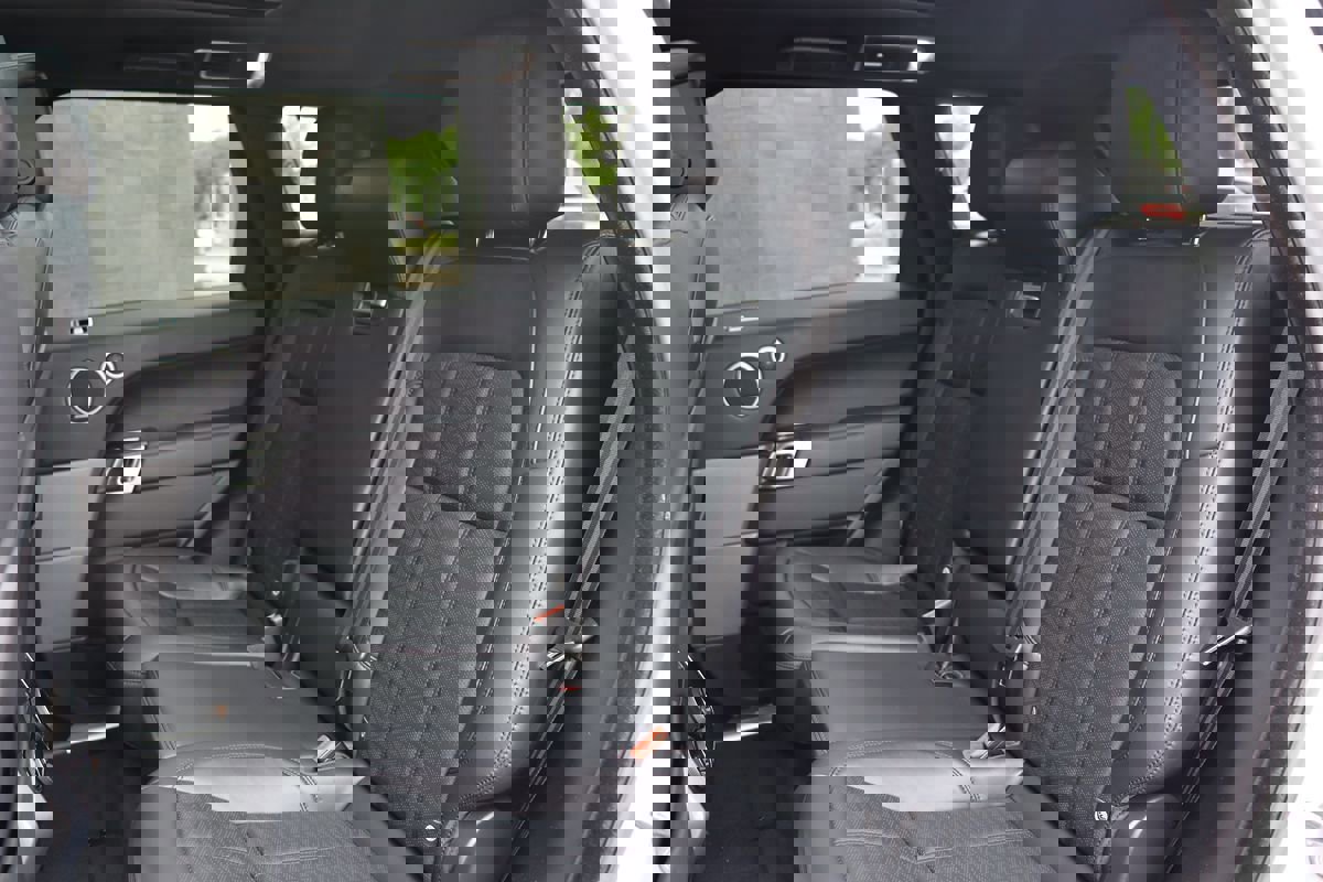 Used 2018 Land Rover Range Rover Sport HSE Dynamic image 39