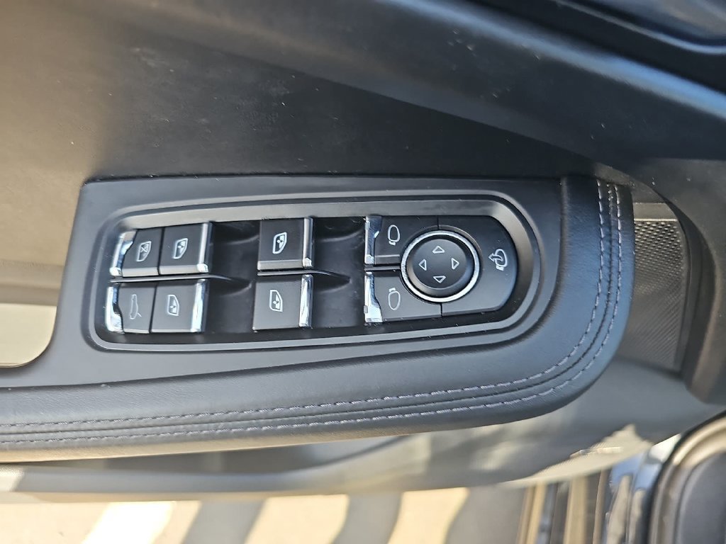Used 2024 Porsche Macan GTS AWD/4WD image 27
