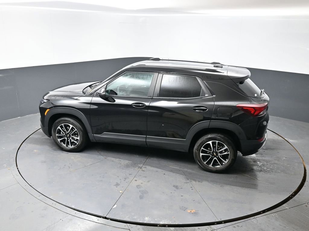 Used 2025 Chevrolet TrailBlazer LT w/ Driver Confidence Package image 44