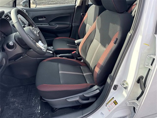 New 2025 Nissan Versa SR w/ Trunk Package image 21