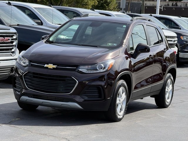 Used 2022 Chevrolet Trax LT w/ Premium Seat Package image 3