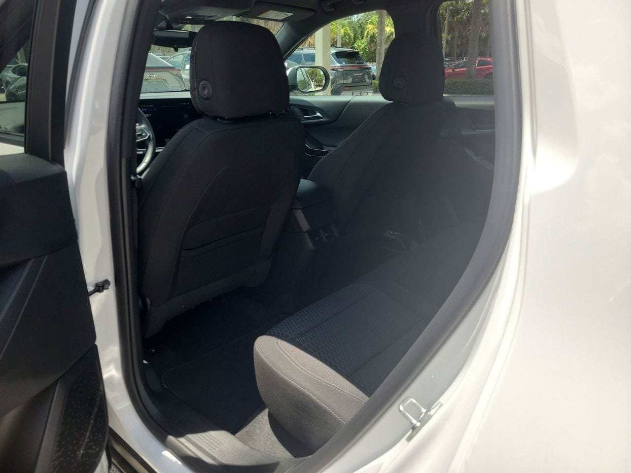 Used 2026 Chevrolet Equinox LT FWD image 8