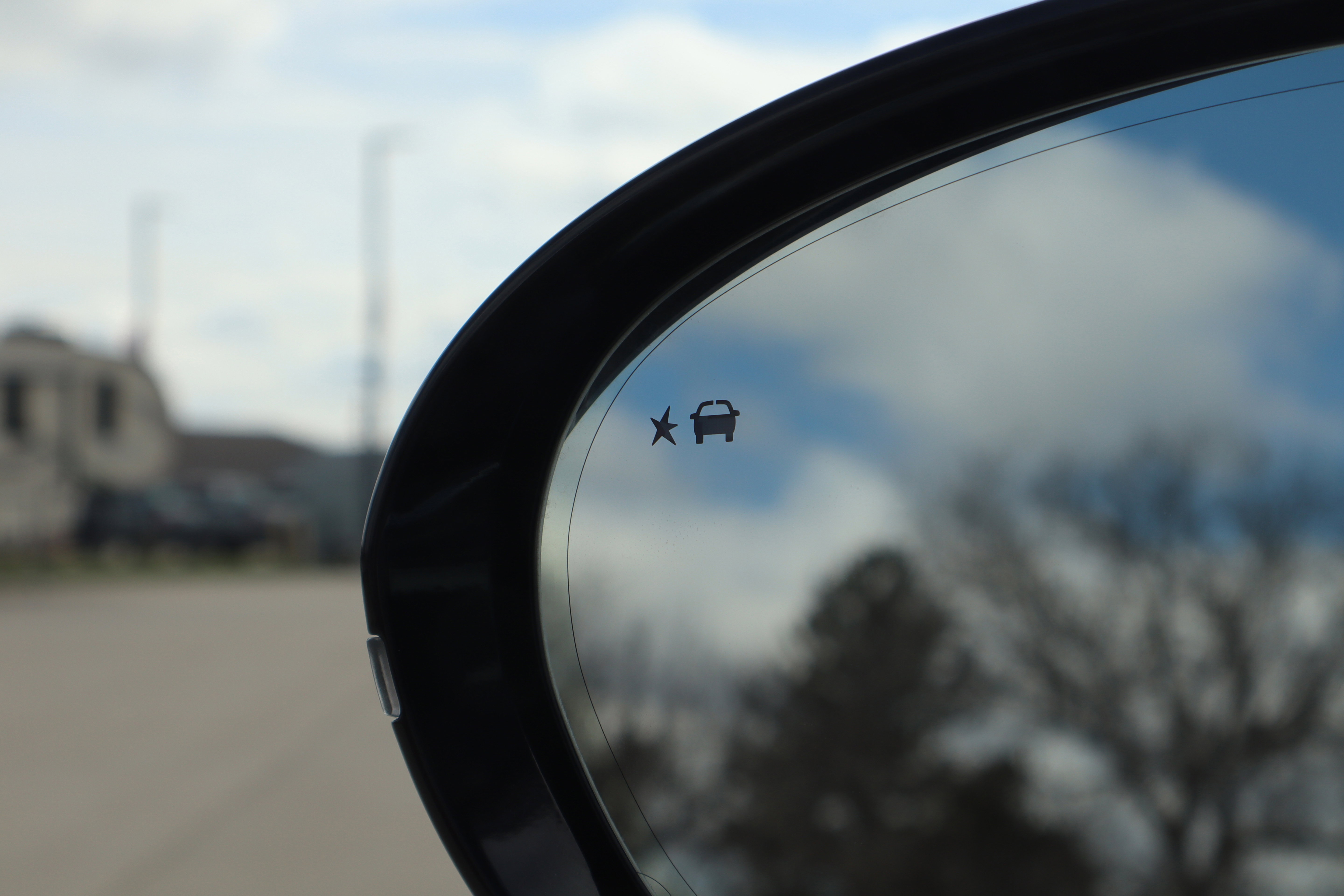 Used 2019 Buick Envision Premium w/ Driver Confidence Package image 25