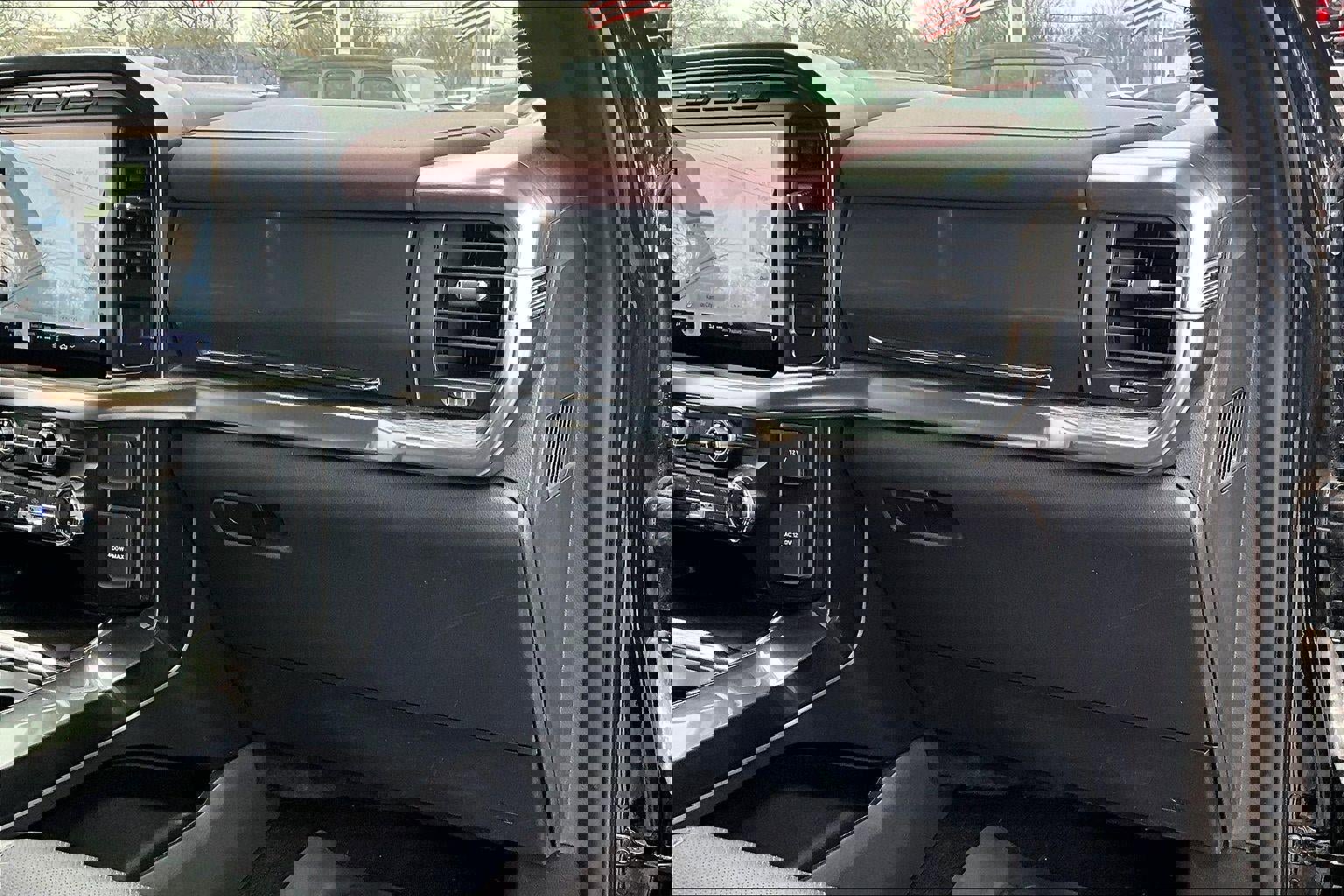 Used 2021 Ford F150 Lariat w/ Equipment Group 502A High image 13