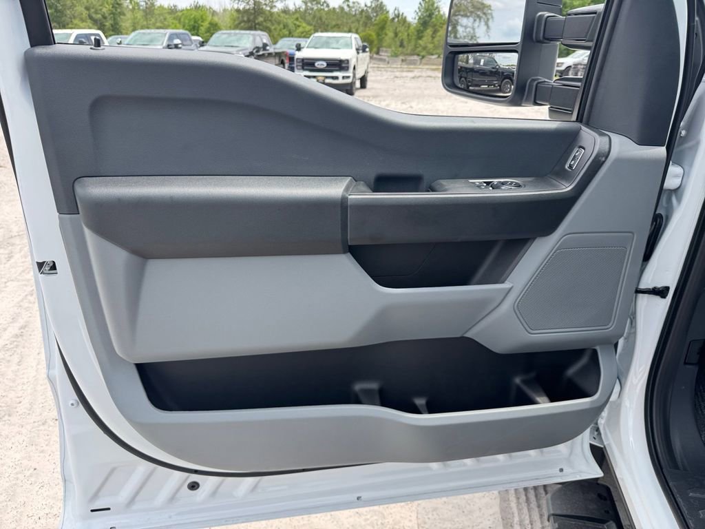 New 2026 Ford F550 4x4 Regular Cab Super Duty image 26