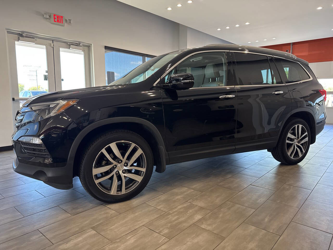 Used 2018 Honda Pilot Elite image 4