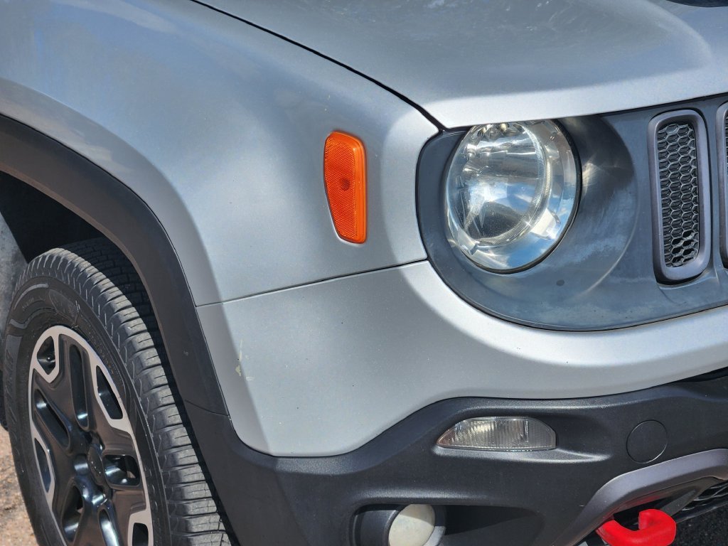 Used 2015 Jeep Renegade Trailhawk w/ Popular Equipment Group AWD/4WD image 28