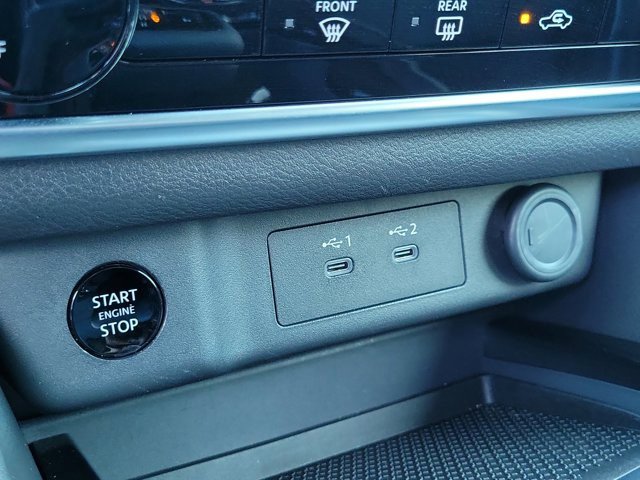 Used 2025 Nissan Rogue S image 31