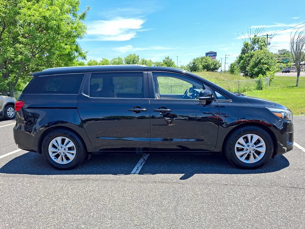 Used 2016 Kia Sedona LX w/ LX Convenience Package FWD image 5