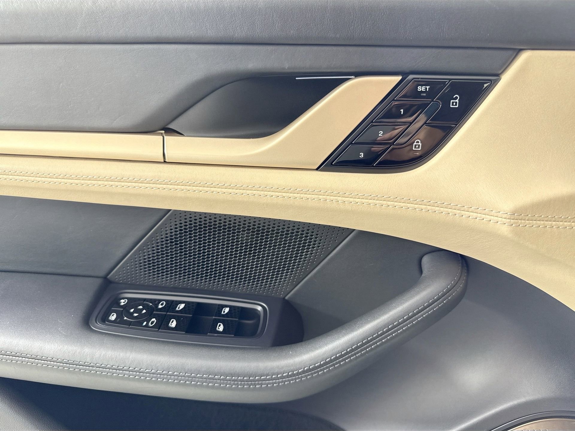 Used 2020 Porsche Taycan 4S AWD/4WD image 16