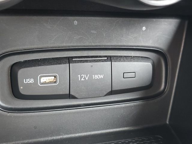 Used 2022 Hyundai Venue SE image 4