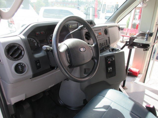 Used 2013 Ford E-450 and Econoline 450 Super Duty w/ Shuttle Bus Prep Pkg RWD image 11