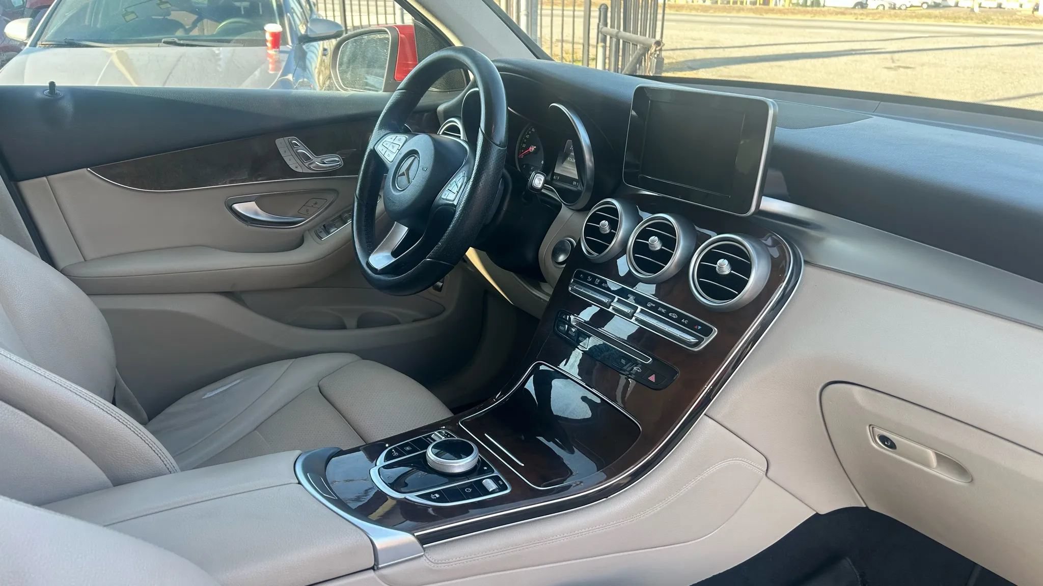 Used 2018 Mercedes-Benz GLC 300 image 14