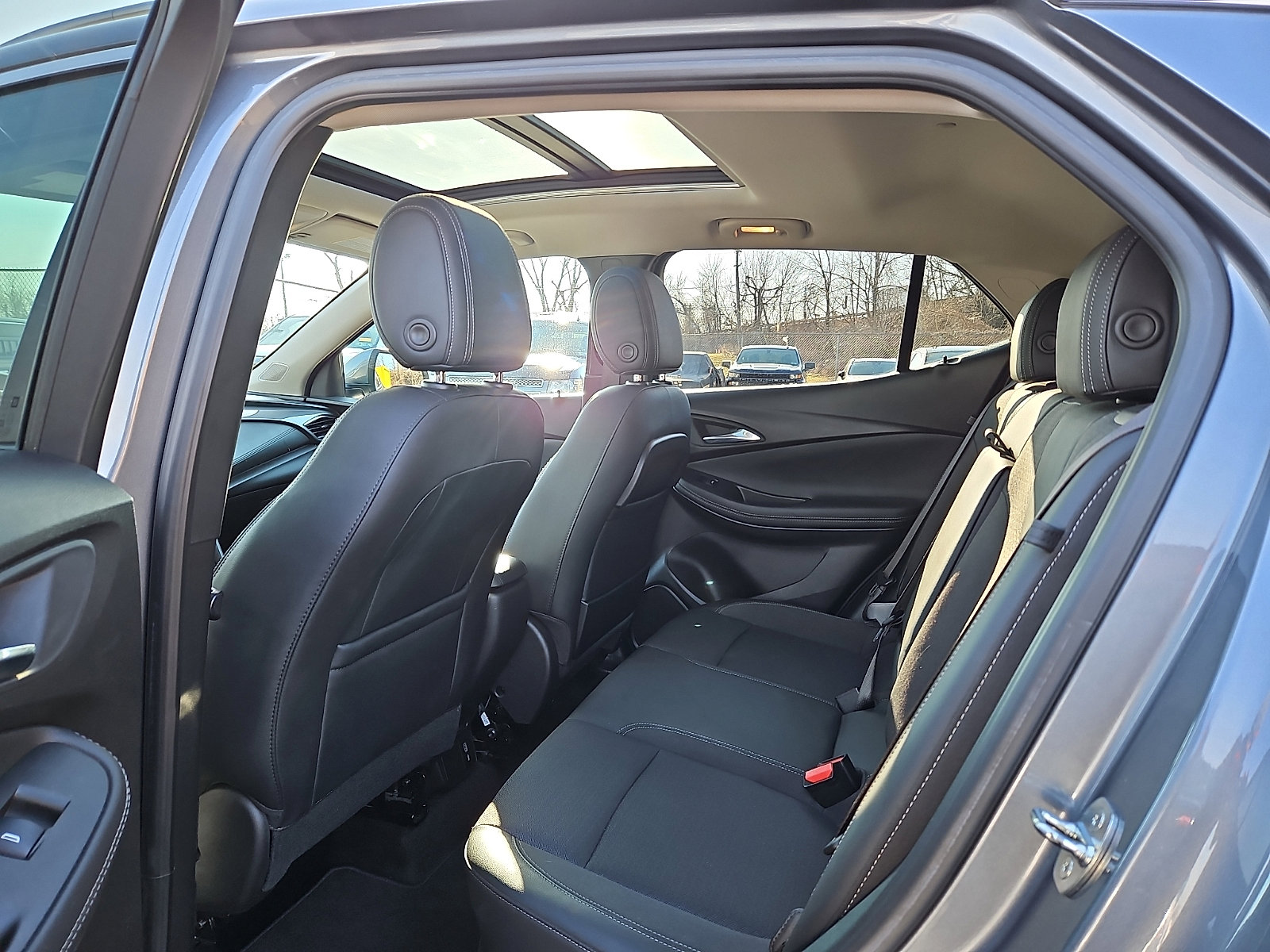 Certified 2021 Buick Encore GX Select w/ Advanced Technology Package image 10