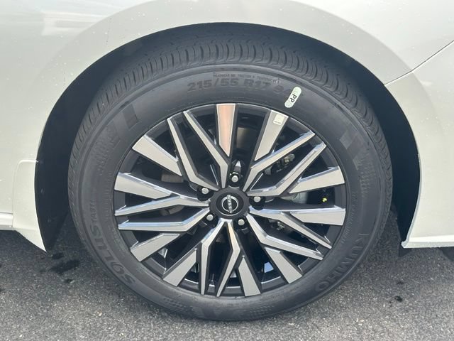 New 2026 Nissan Altima 2.5 SV AWD/4WD image 14