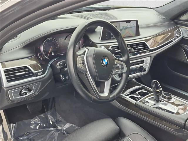 Used 2017 BMW 750i RWD image 10