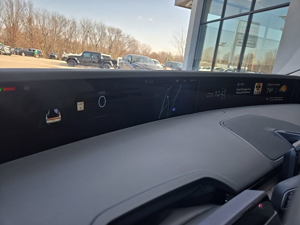 Used 2025 Lincoln Nautilus Reserve image 51